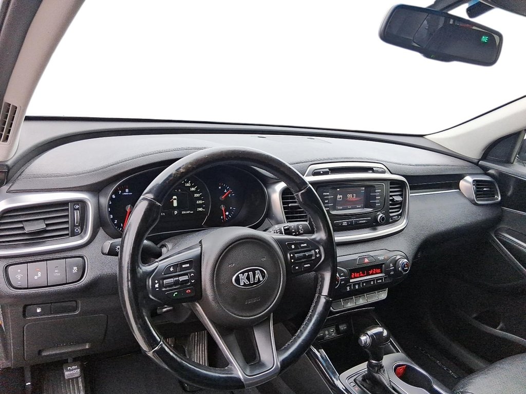2016 Kia Sorento AWD EX V6 (7-Seater) in Stratford, Ontario - 11 - w1024h768px