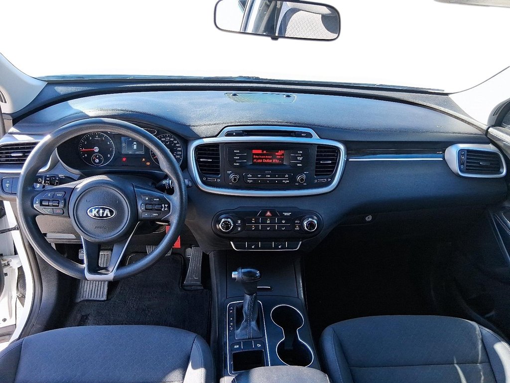 2017 Kia Sorento LX 2.4L FWD in Stratford, Ontario - 9 - w1024h768px