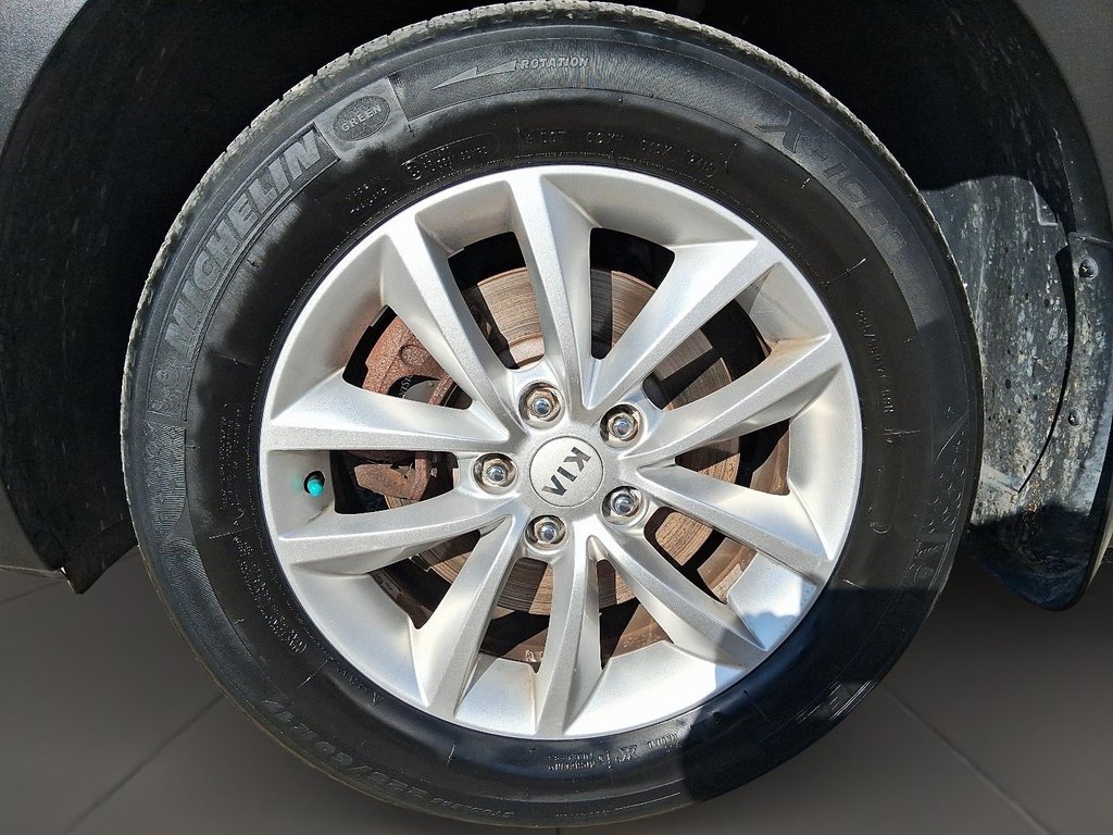 2017 Kia Sorento LX 2.4L FWD in Stratford, Ontario - 7 - w1024h768px