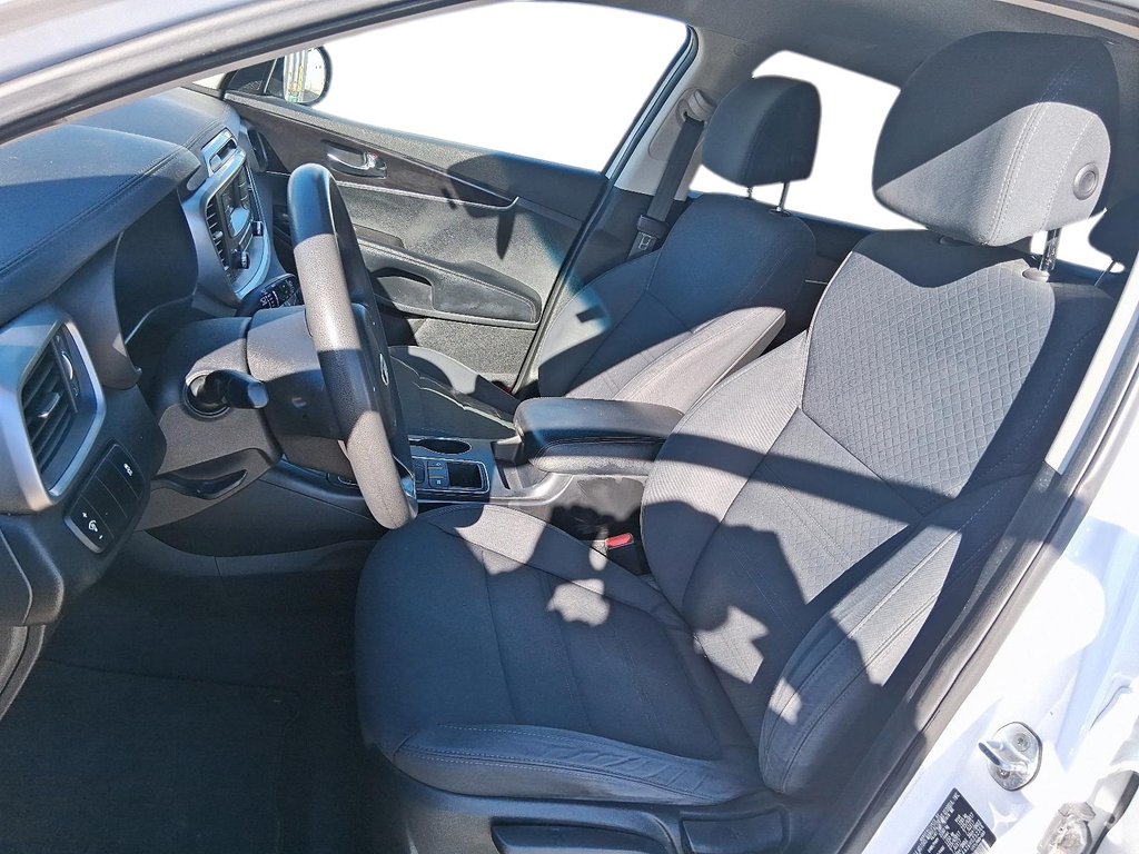 2017 Kia Sorento LX 2.4L FWD in Stratford, Ontario - 8 - w1024h768px