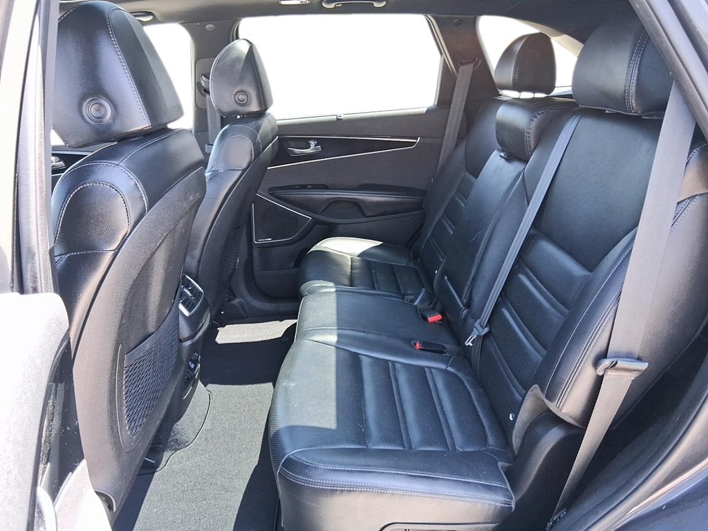 2019 Kia Sorento SX in Stratford, Ontario - 9 - w1024h768px