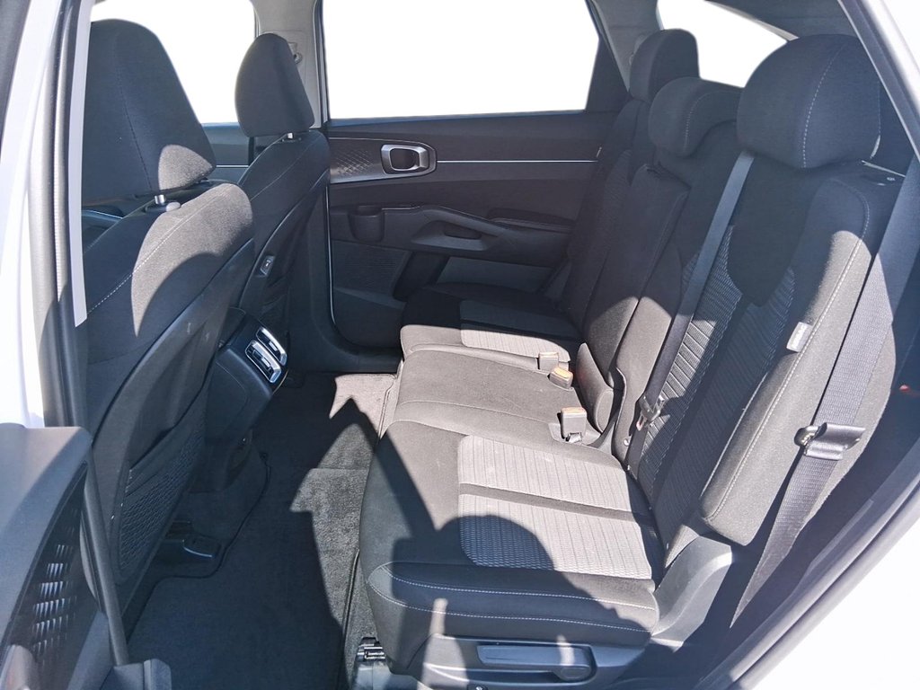2024 Kia Sorento LX 2.5L AWD in Stratford, Ontario - 9 - w1024h768px