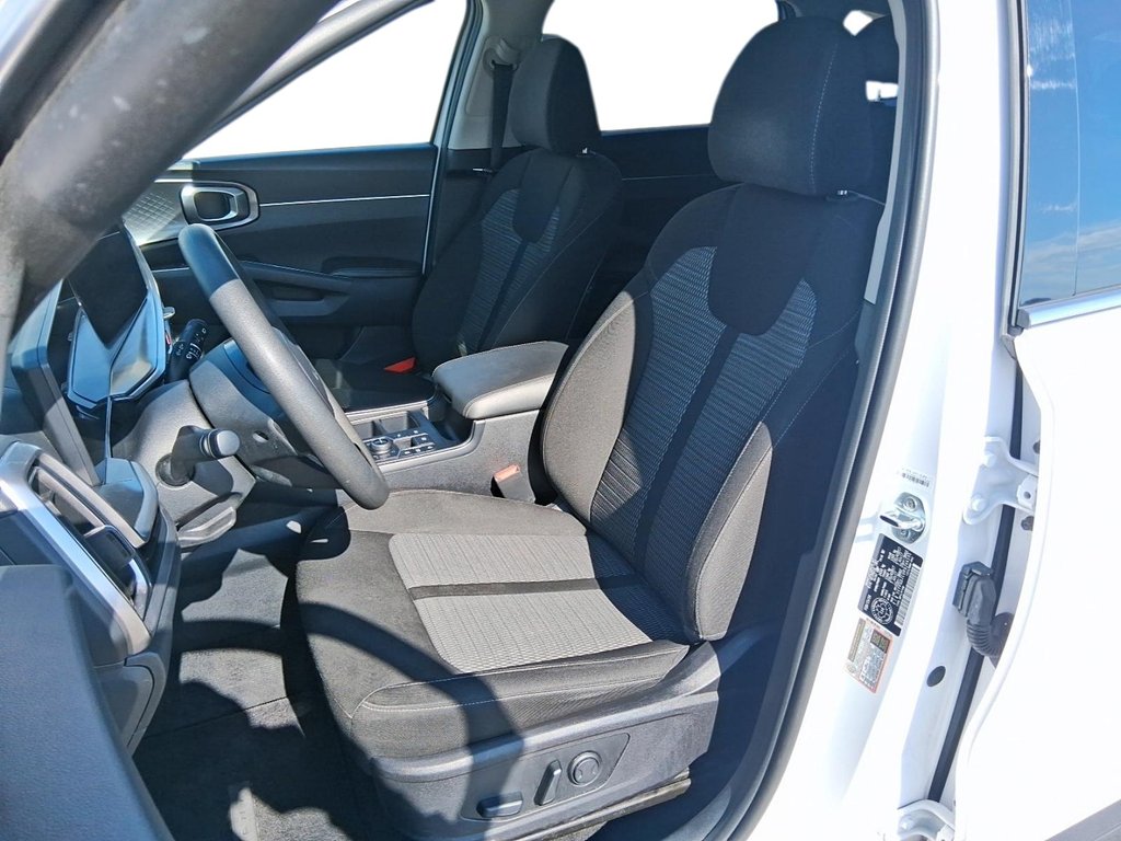 2024 Kia Sorento LX 2.5L AWD in Stratford, Ontario - 8 - w1024h768px