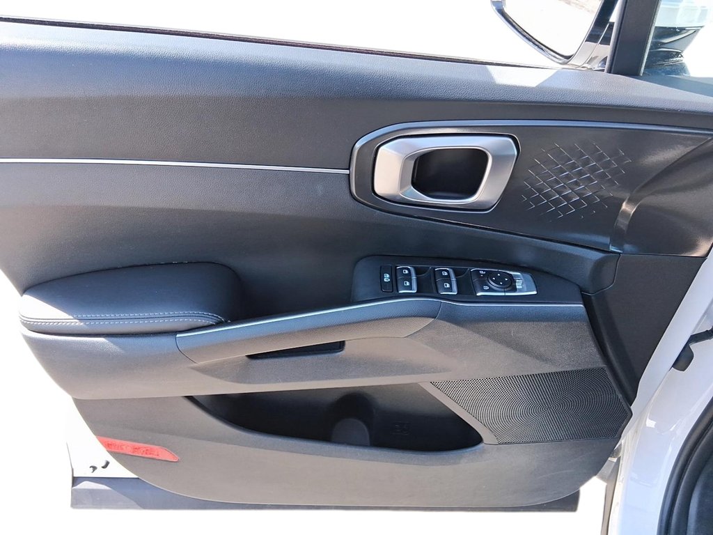 2024 Kia Sorento LX 2.5L AWD in Stratford, Ontario - 12 - w1024h768px