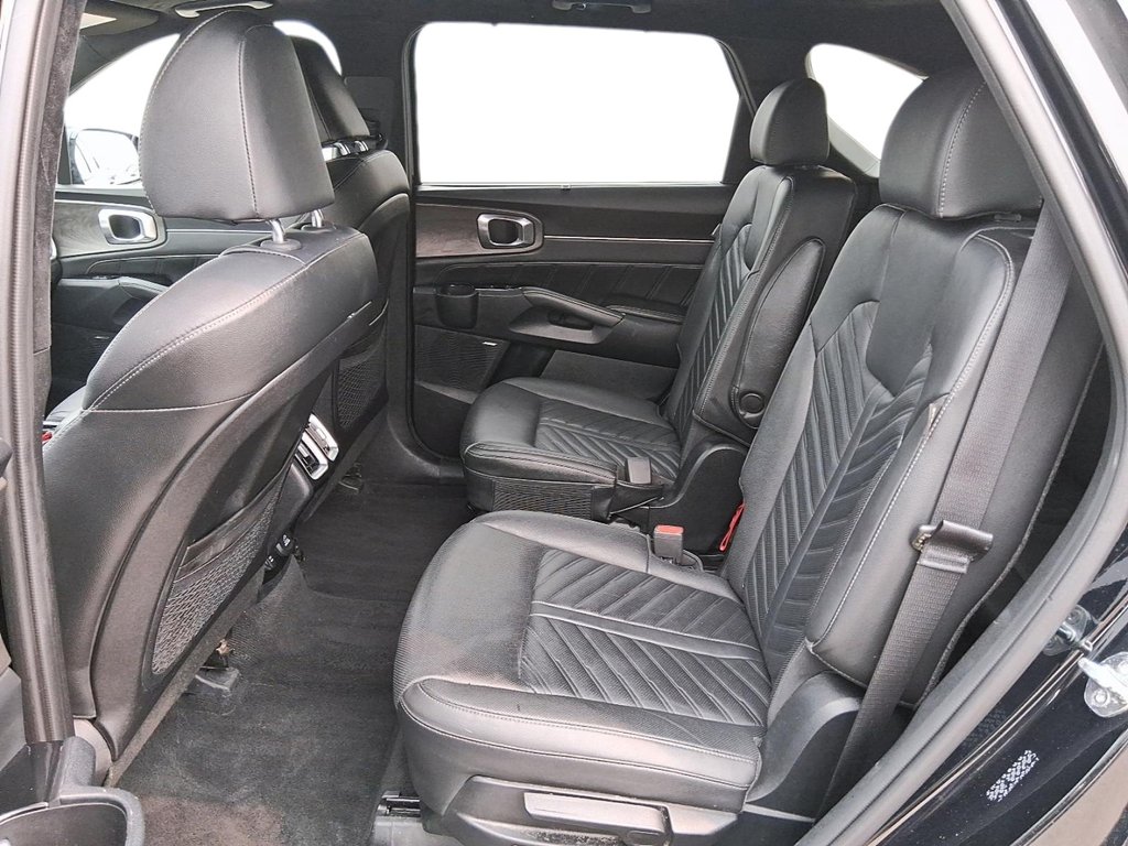 2025 Kia Sorento X-Pro AWD w/Black Interior in Stratford, Ontario - 9 - w1024h768px