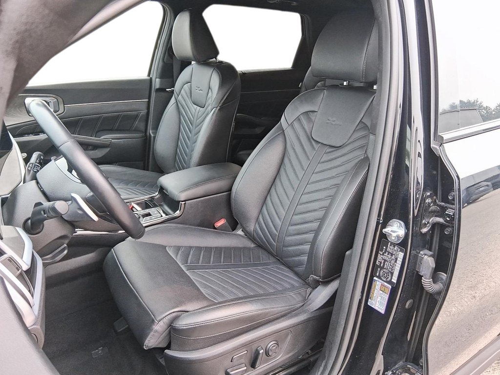 2025 Kia Sorento X-Pro AWD w/Black Interior in Stratford, Ontario - 8 - w1024h768px