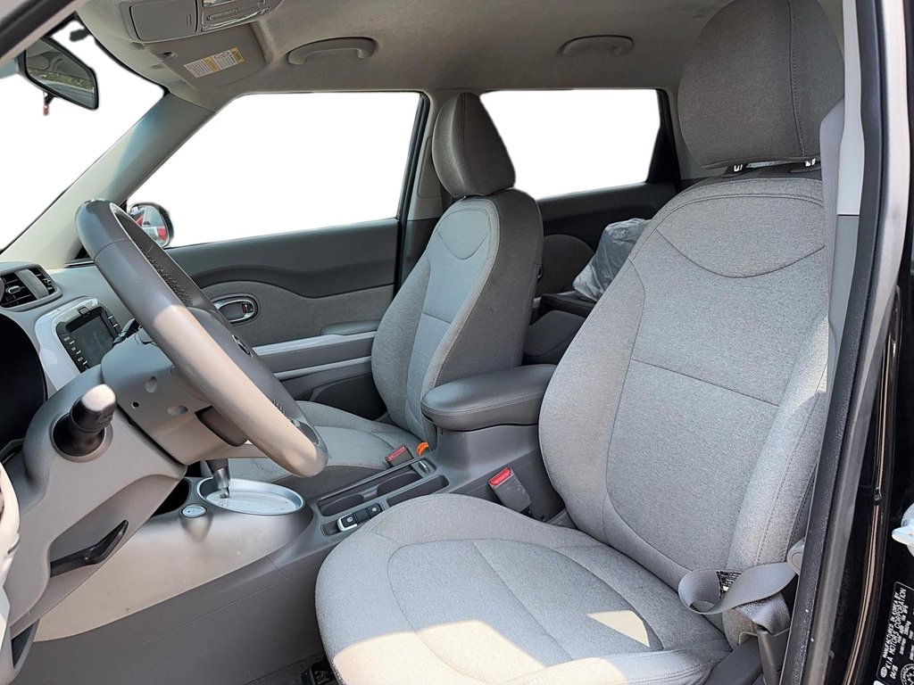 2018 Kia Soul EV Base in Stratford, Ontario - 4 - w1024h768px