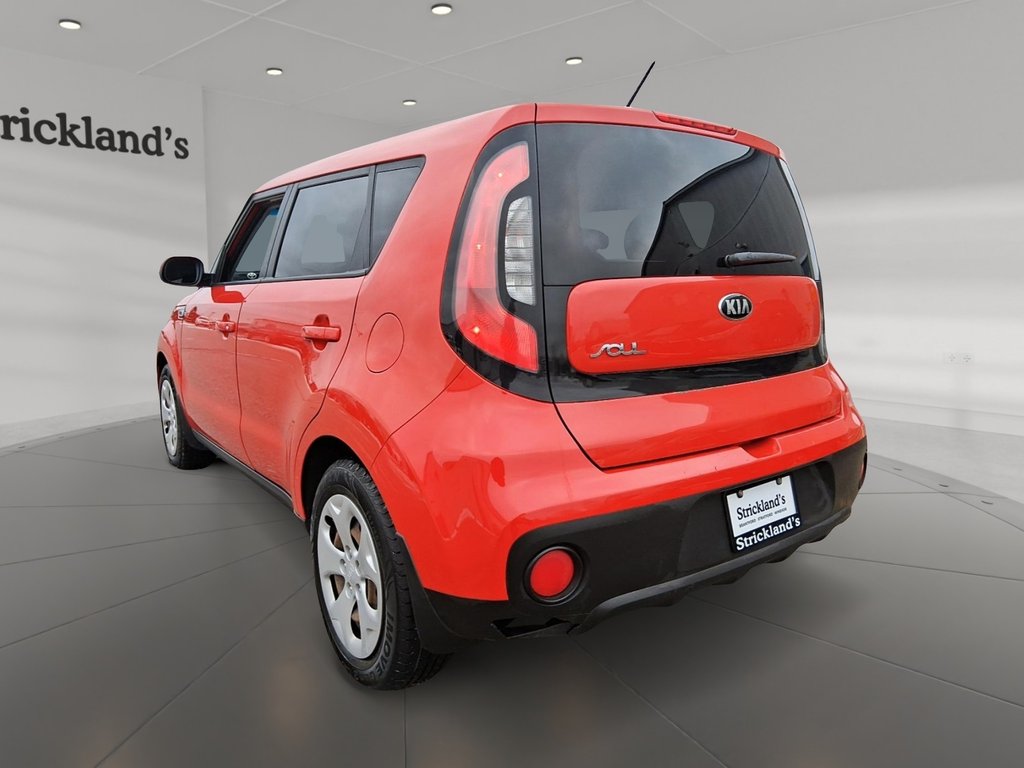 2018 Kia Soul LX at in Stratford, Ontario - 4 - w1024h768px