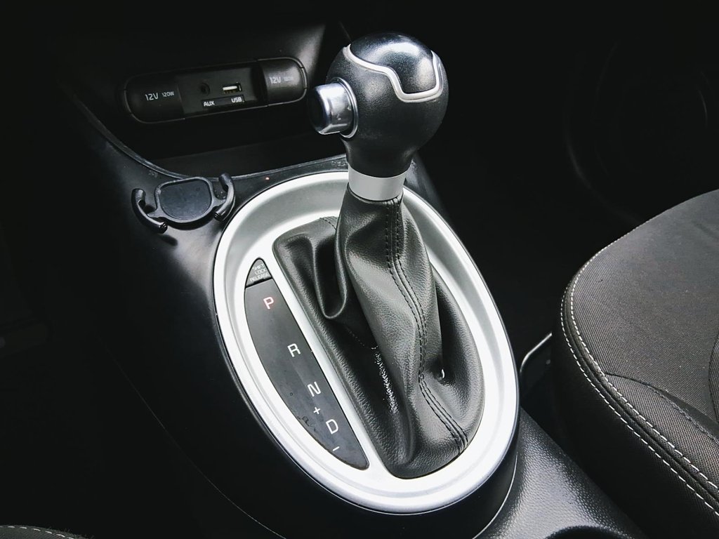 2018 Kia Soul LX at in Stratford, Ontario - 16 - w1024h768px