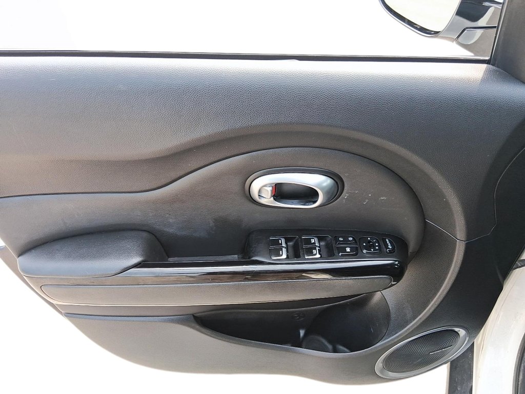 2019 Kia Soul EX in Stratford, Ontario - 11 - w1024h768px