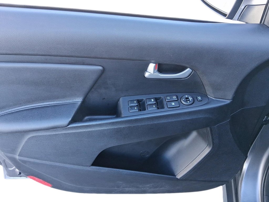 2016 Kia Sportage SX in Stratford, Ontario - 11 - w1024h768px