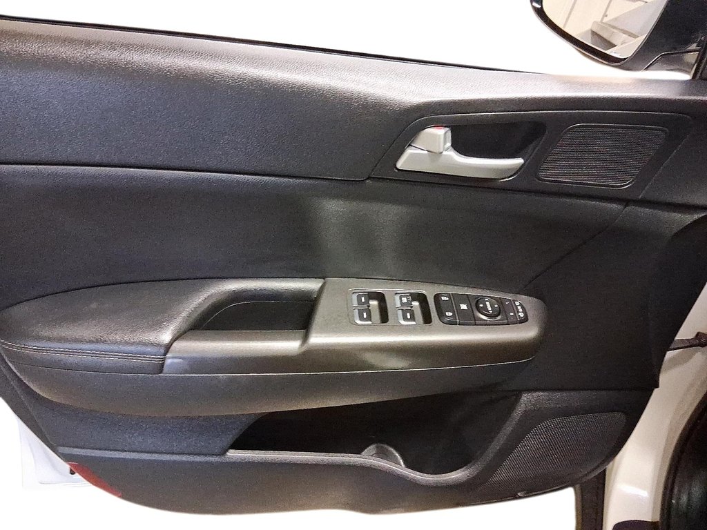 2019 Kia Sportage EX AWD in Stratford, Ontario - 11 - w1024h768px