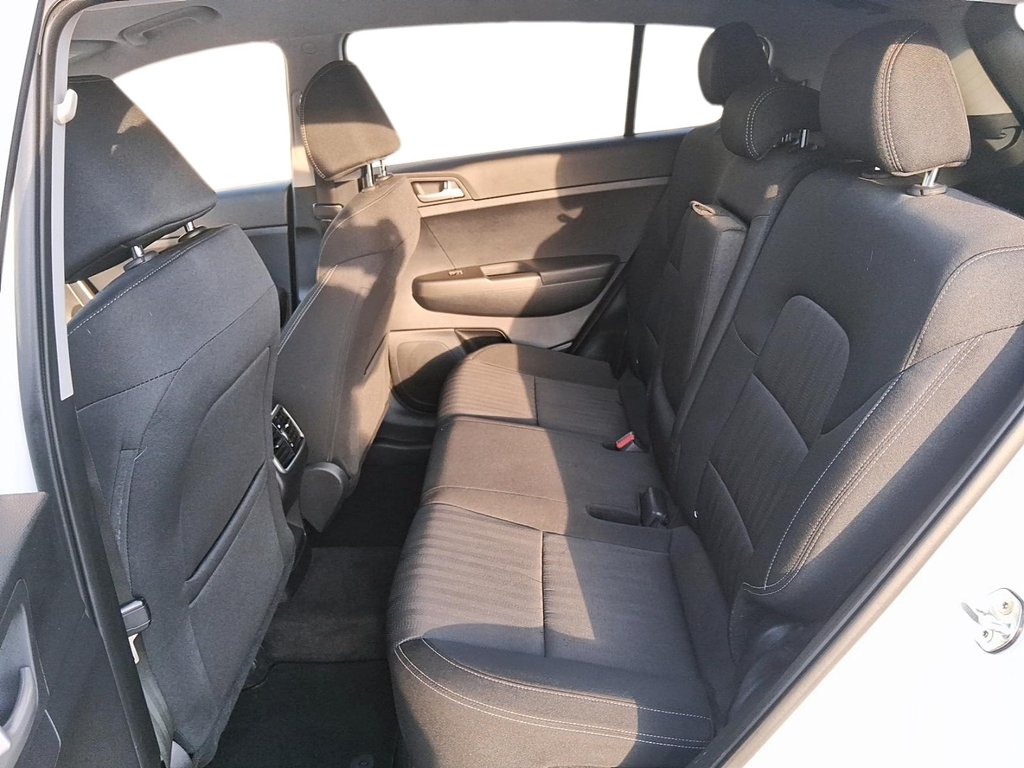 2021 Kia Sportage LX AWD in Stratford, Ontario - 9 - w1024h768px
