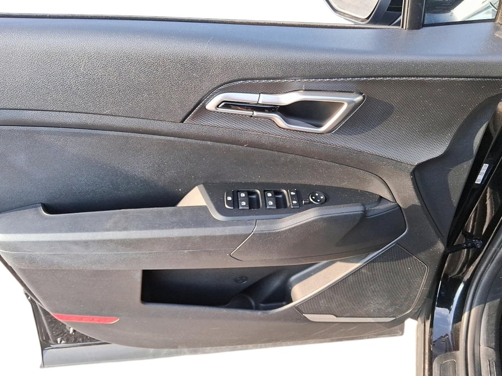 2024 Kia Sportage LX AWD in Stratford, Ontario - 11 - w1024h768px