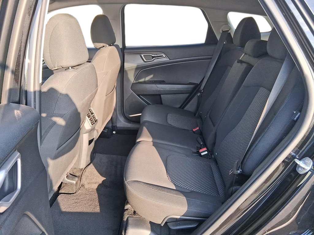 2024 Kia Sportage LX AWD in Stratford, Ontario - 9 - w1024h768px