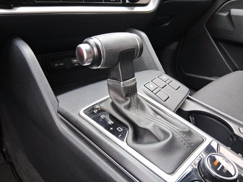 2025 Kia Sportage LX AWD in Stratford, Ontario - 16 - w1024h768px