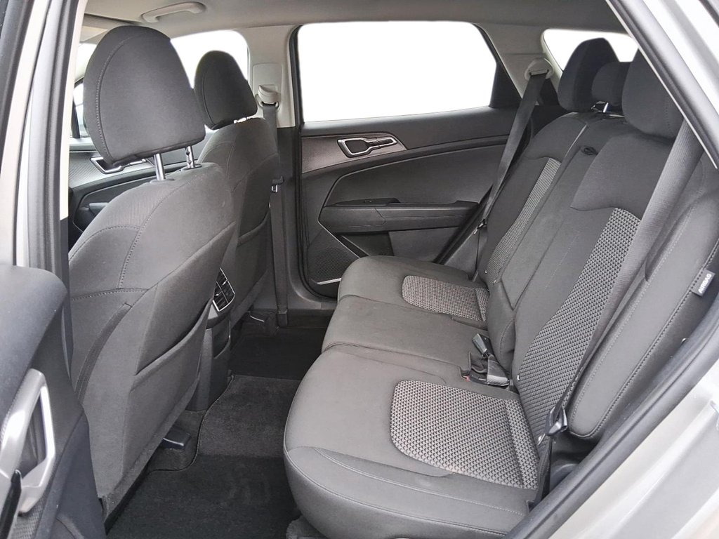 2025 Kia Sportage LX AWD in Stratford, Ontario - 9 - w1024h768px