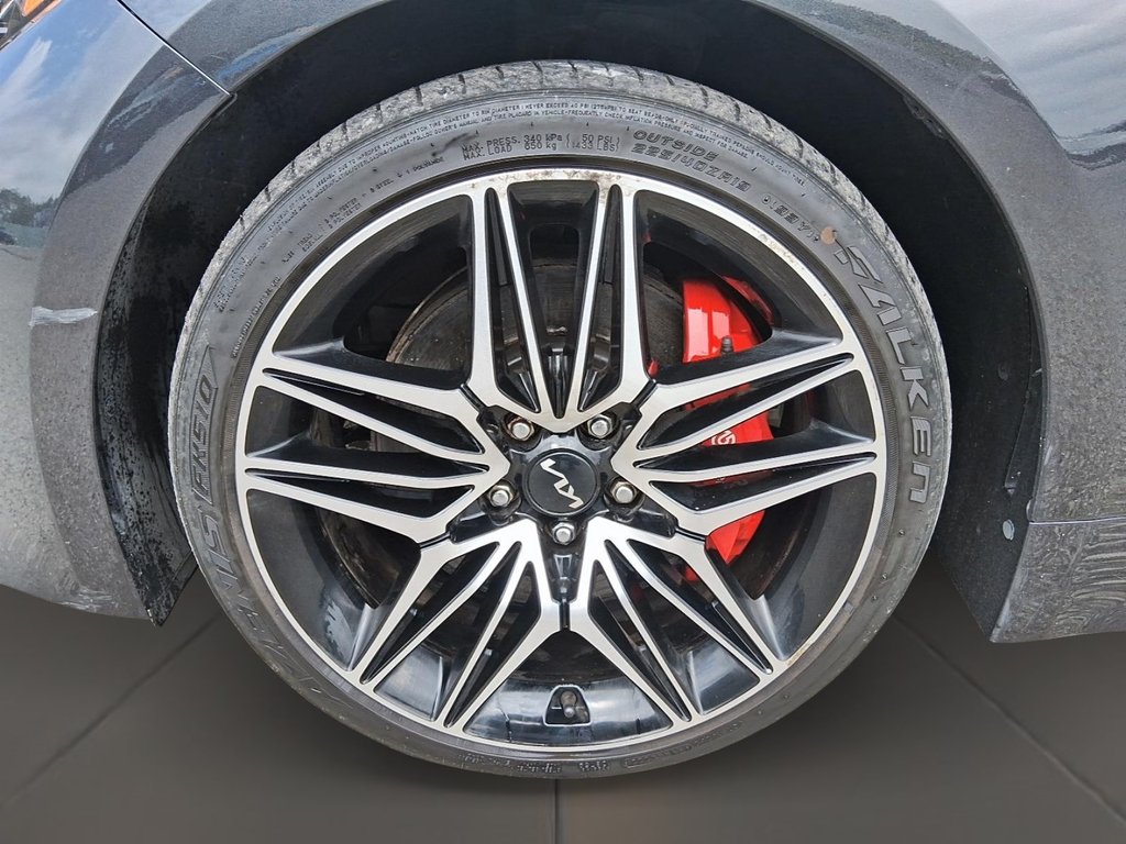 2022 Kia Stinger GT Limited in Stratford, Ontario - 8 - w1024h768px