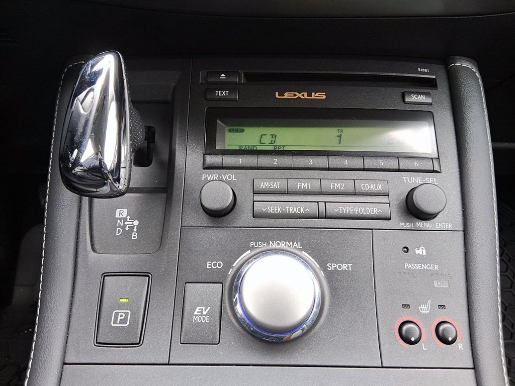 2011 Lexus CT 200h CVT in Stratford, Ontario - 19 - w1024h768px