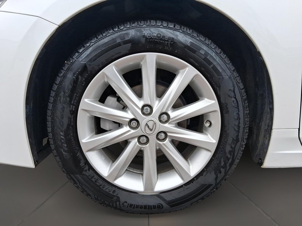 2011 Lexus CT 200h CVT in Stratford, Ontario - 7 - w1024h768px