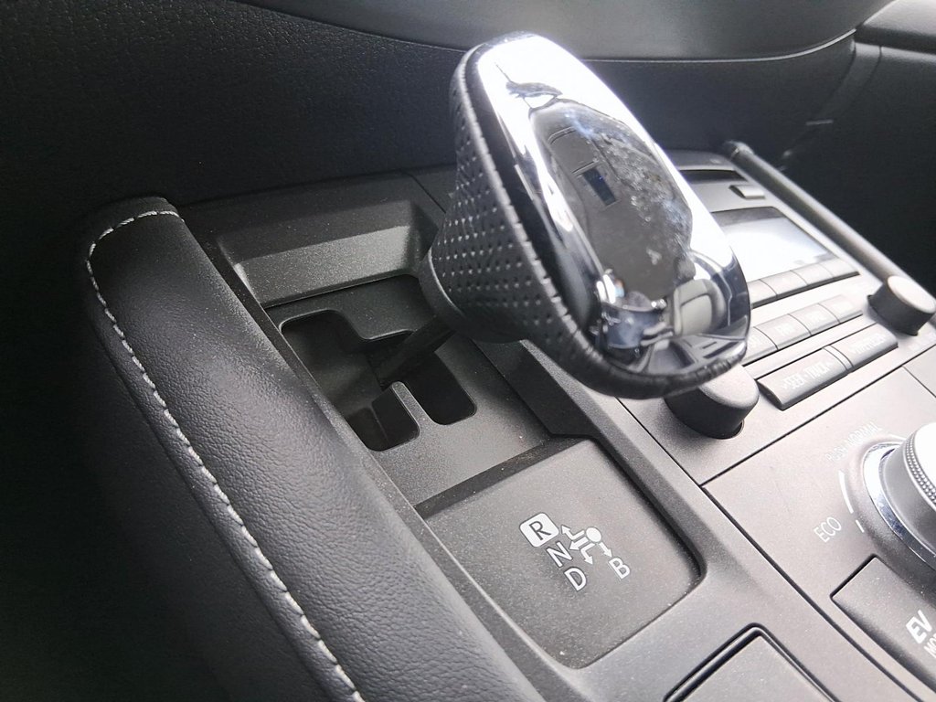 2011 Lexus CT 200h CVT in Stratford, Ontario - 18 - w1024h768px