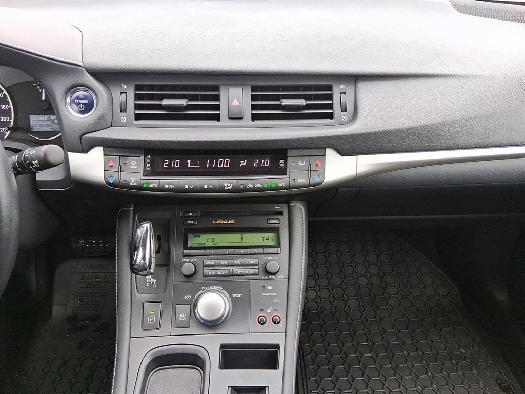 2011 Lexus CT 200h CVT in Stratford, Ontario - 17 - w1024h768px