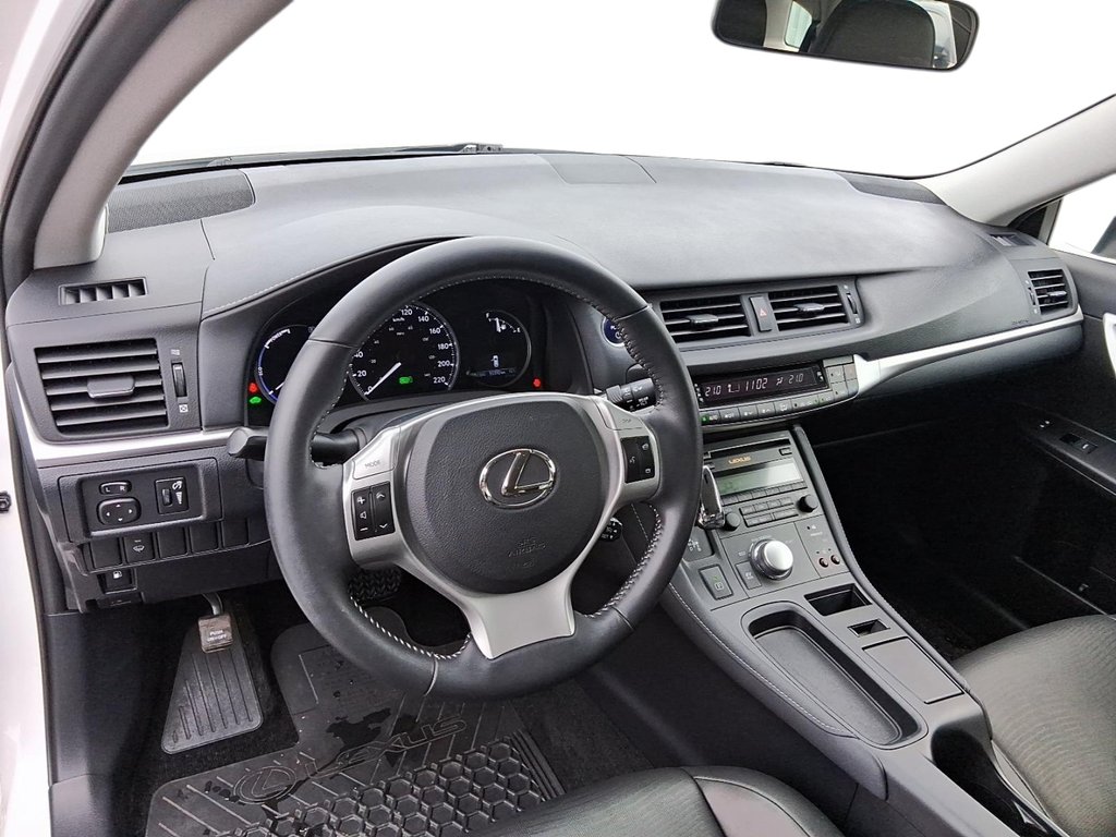 2011 Lexus CT 200h CVT in Stratford, Ontario - 12 - w1024h768px