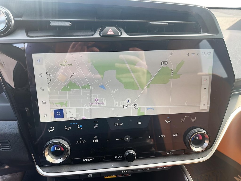 2023 Lexus RZ 450e in Stratford, Ontario - 17 - w1024h768px