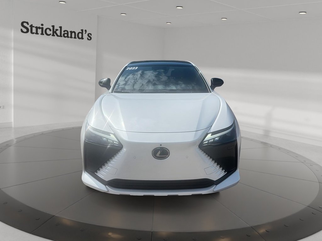 2023 Lexus RZ 450e in Stratford, Ontario - 2 - w1024h768px
