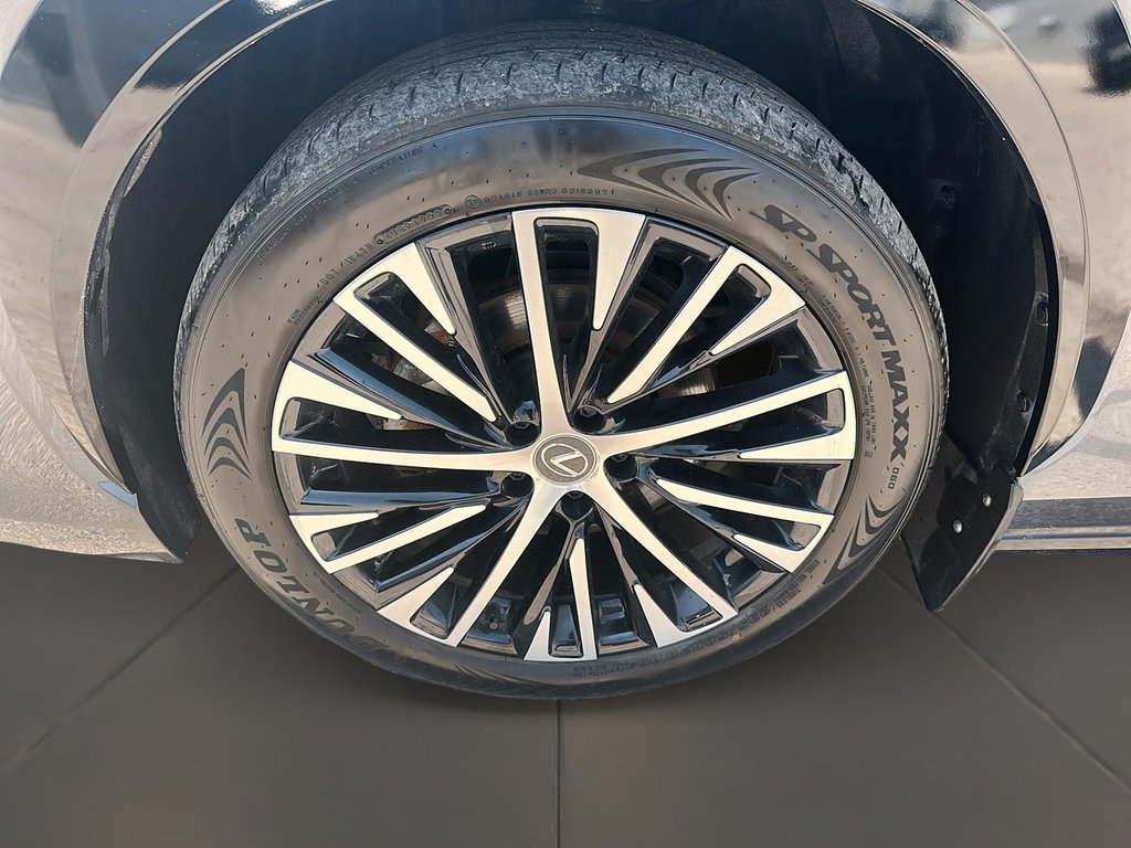 2023 Lexus RZ 450e in Stratford, Ontario - 6 - w1024h768px
