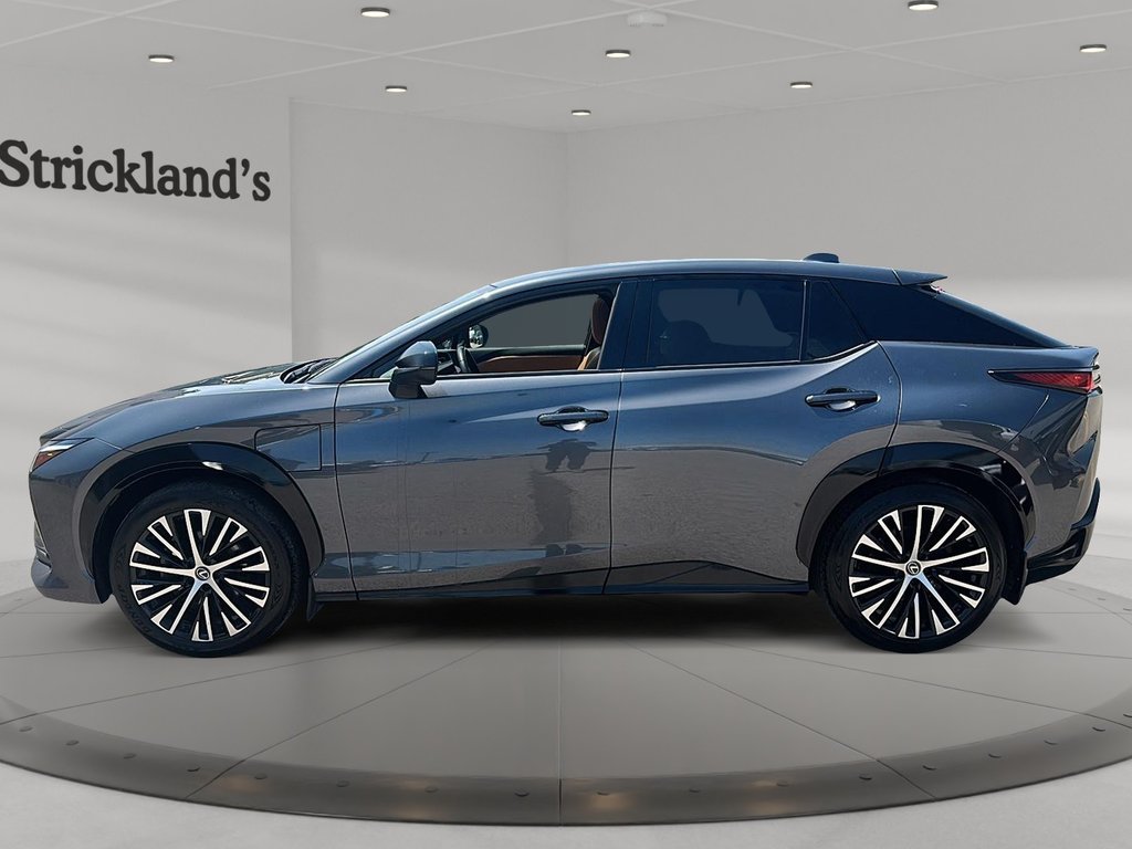 2023 Lexus RZ 450e in Stratford, Ontario - 5 - w1024h768px