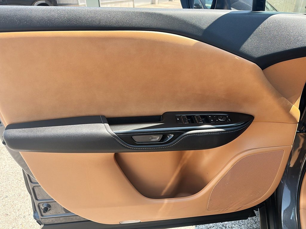 2023 Lexus RZ 450e in Stratford, Ontario - 9 - w1024h768px