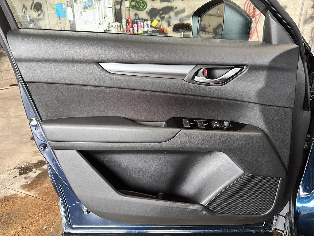 2024 Mazda CX-5 GX AWD at in Stratford, Ontario - 10 - w1024h768px