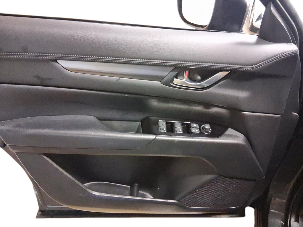 2025 Mazda CX-5 GS AWD in Stratford, Ontario - 11 - w1024h768px