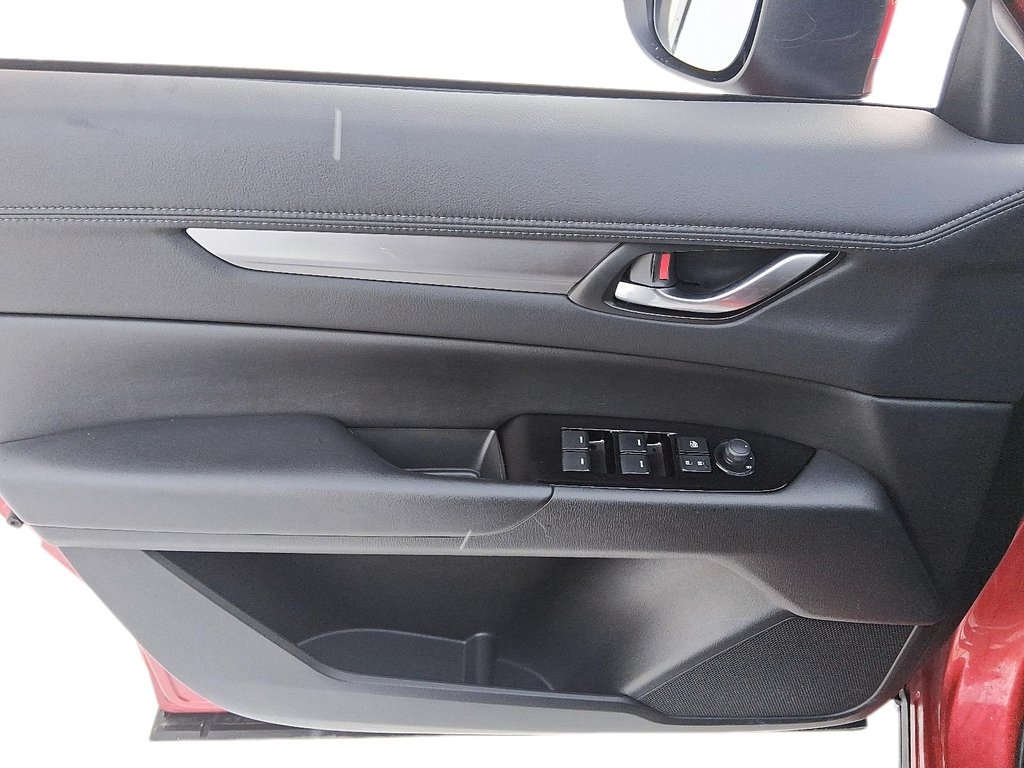 2025 Mazda CX-5 GS AWD in Stratford, Ontario - 11 - w1024h768px