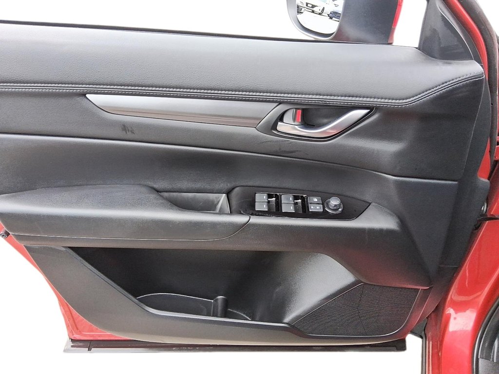 2025 Mazda CX-5 GS AWD in Stratford, Ontario - 11 - w1024h768px