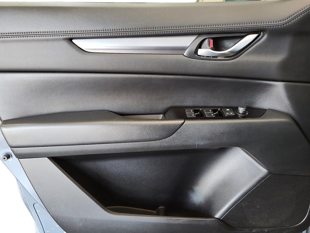 2025 Mazda CX-5 GS AWD in Stratford, Ontario - 10 - w1024h768px