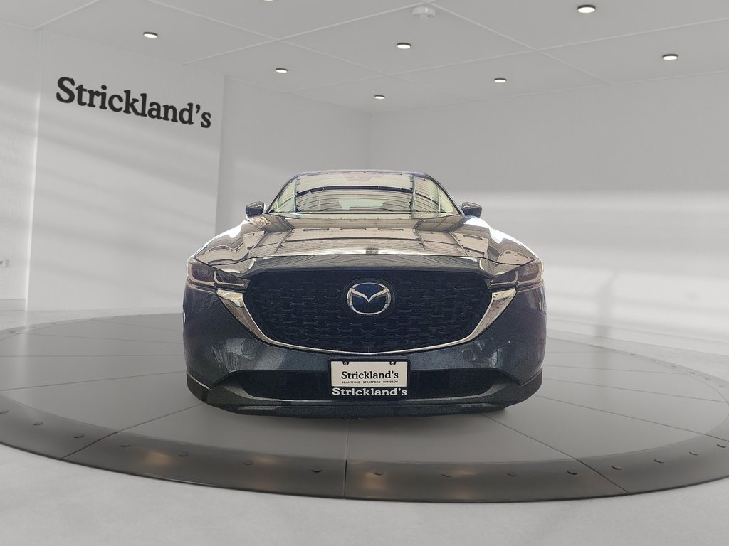 2025 Mazda CX-5 GS AWD in Stratford, Ontario - 2 - w1024h768px