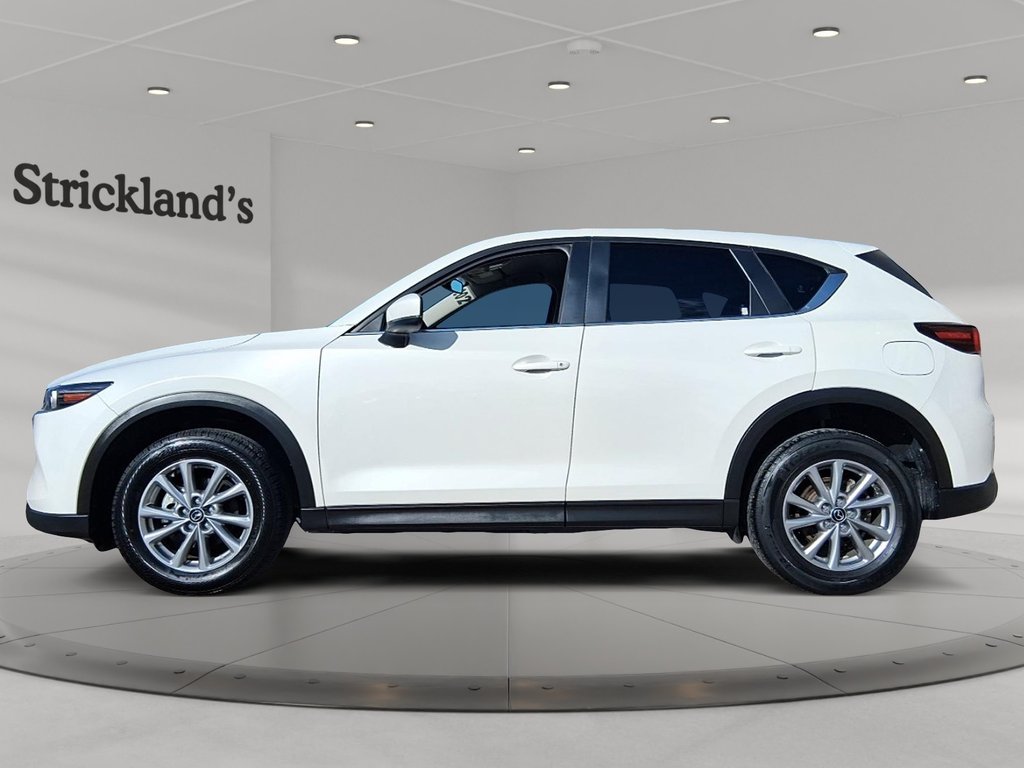 2025 Mazda CX-5 GS AWD in Stratford, Ontario - 5 - w1024h768px