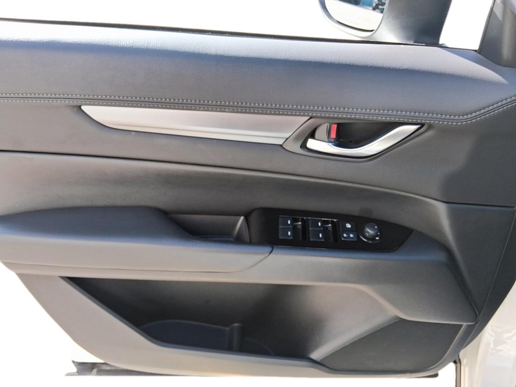 2025 Mazda CX-5 GS AWD in Stratford, Ontario - 11 - w1024h768px