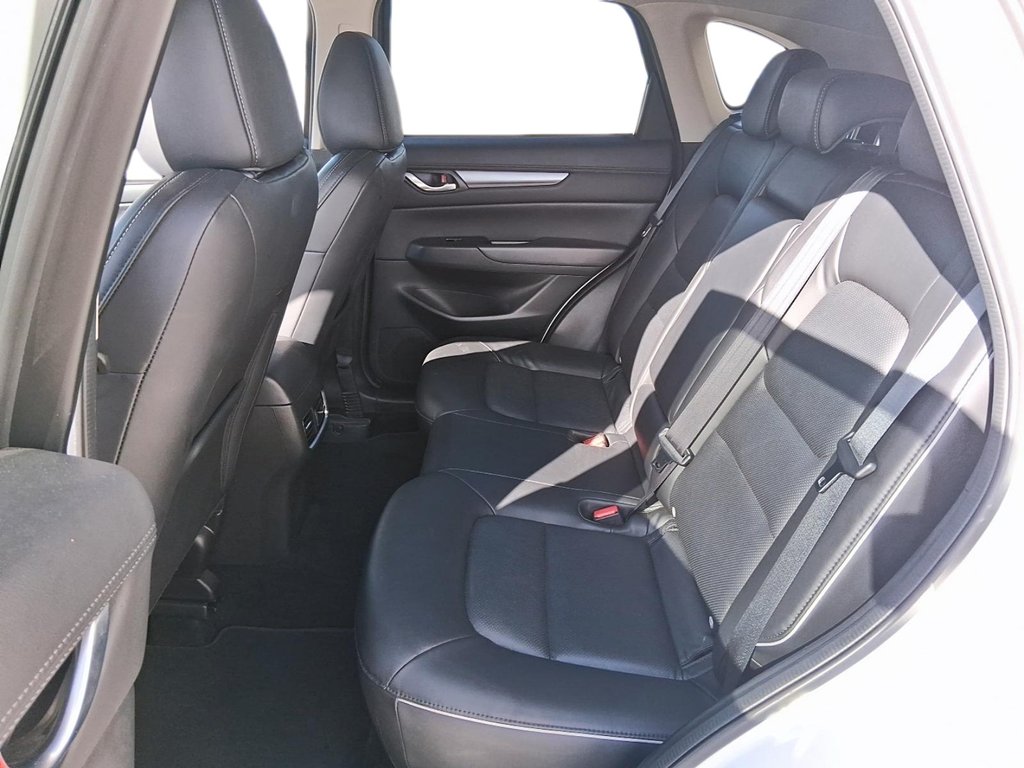 2025 Mazda CX-5 GS AWD in Stratford, Ontario - 9 - w1024h768px