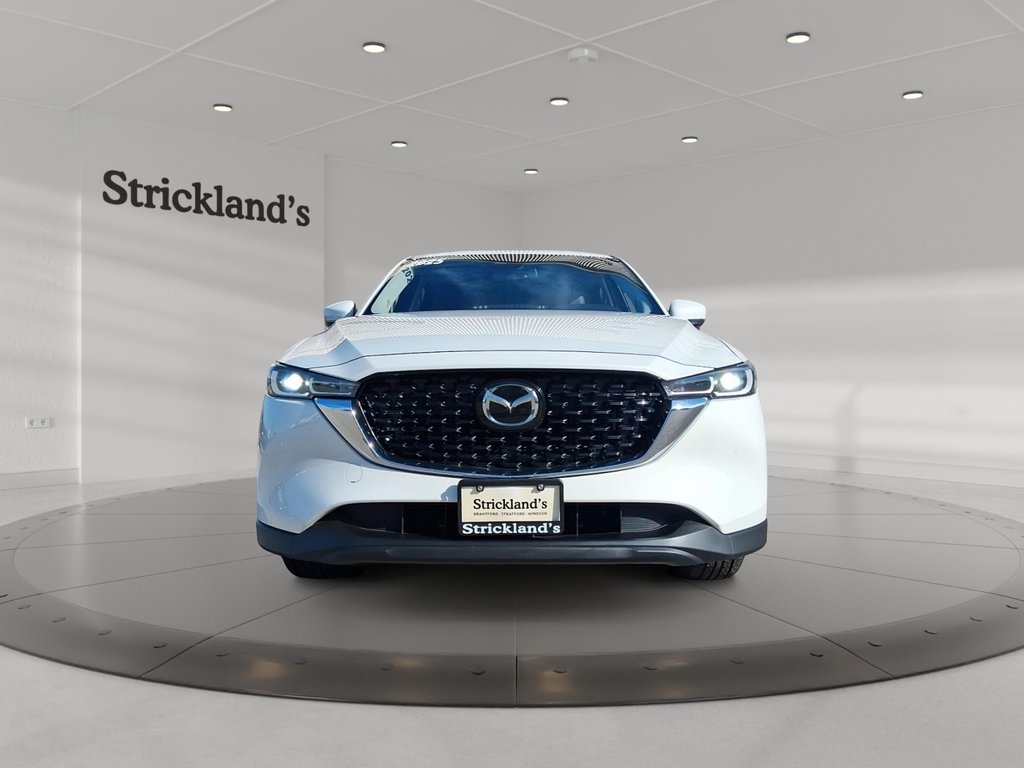 2025 Mazda CX-5 GS AWD in Stratford, Ontario - 2 - w1024h768px
