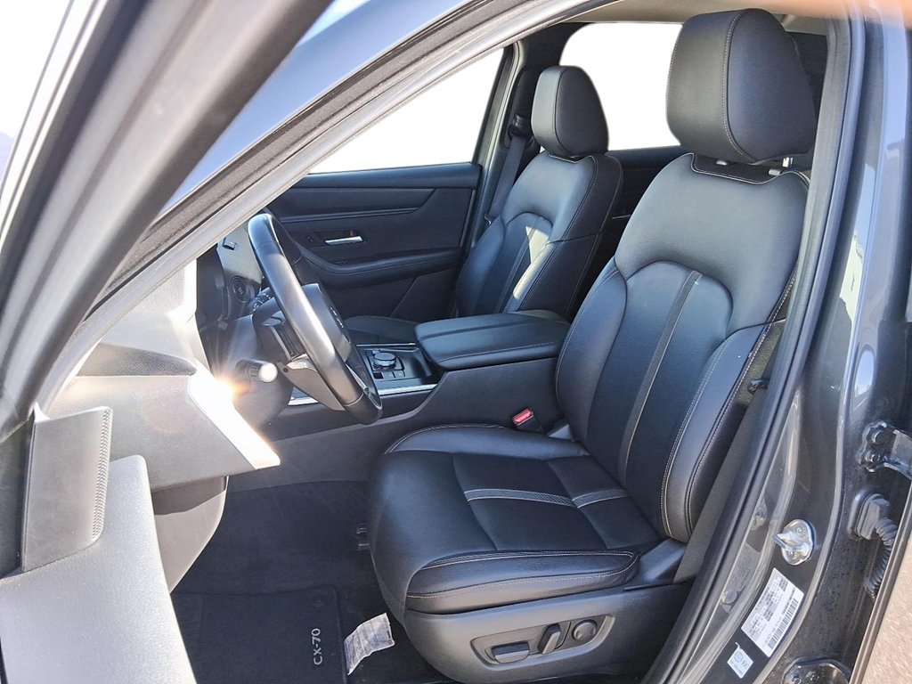 2025 Mazda CX-70 MHEV GS-L AWD in Stratford, Ontario - 8 - w1024h768px
