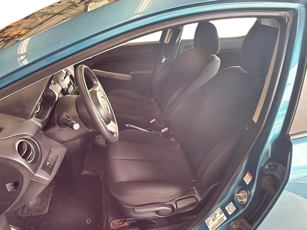 2011 Mazda 2 GS at in Stratford, Ontario - 8 - w1024h768px