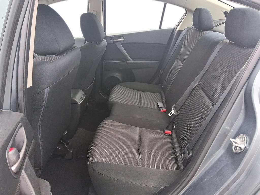 2013 Mazda 3 GX at in Stratford, Ontario - 9 - w1024h768px