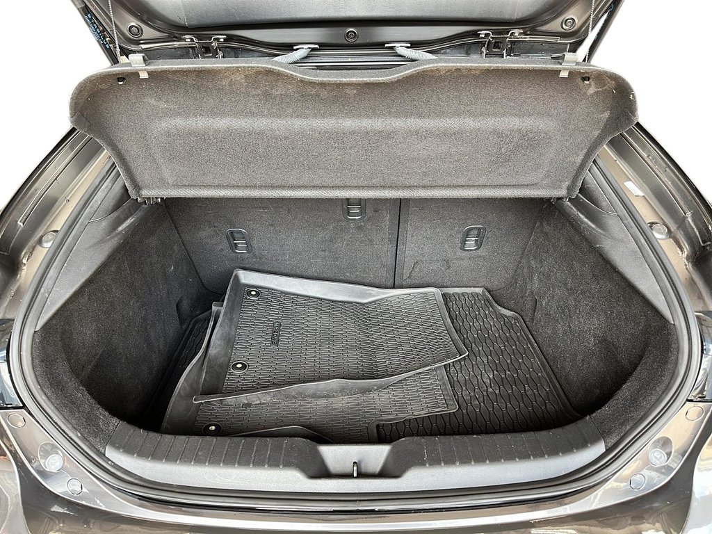 2022 Mazda 3 GS at in Stratford, Ontario - 6 - w1024h768px