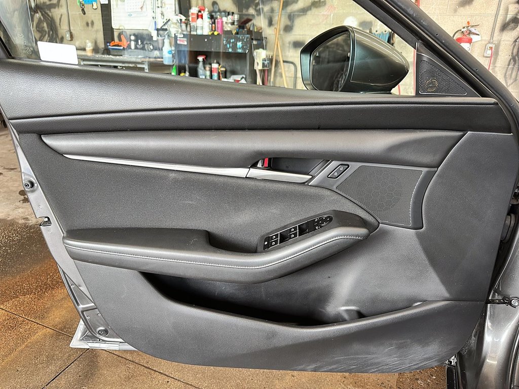 2022 Mazda 3 GS at in Stratford, Ontario - 10 - w1024h768px