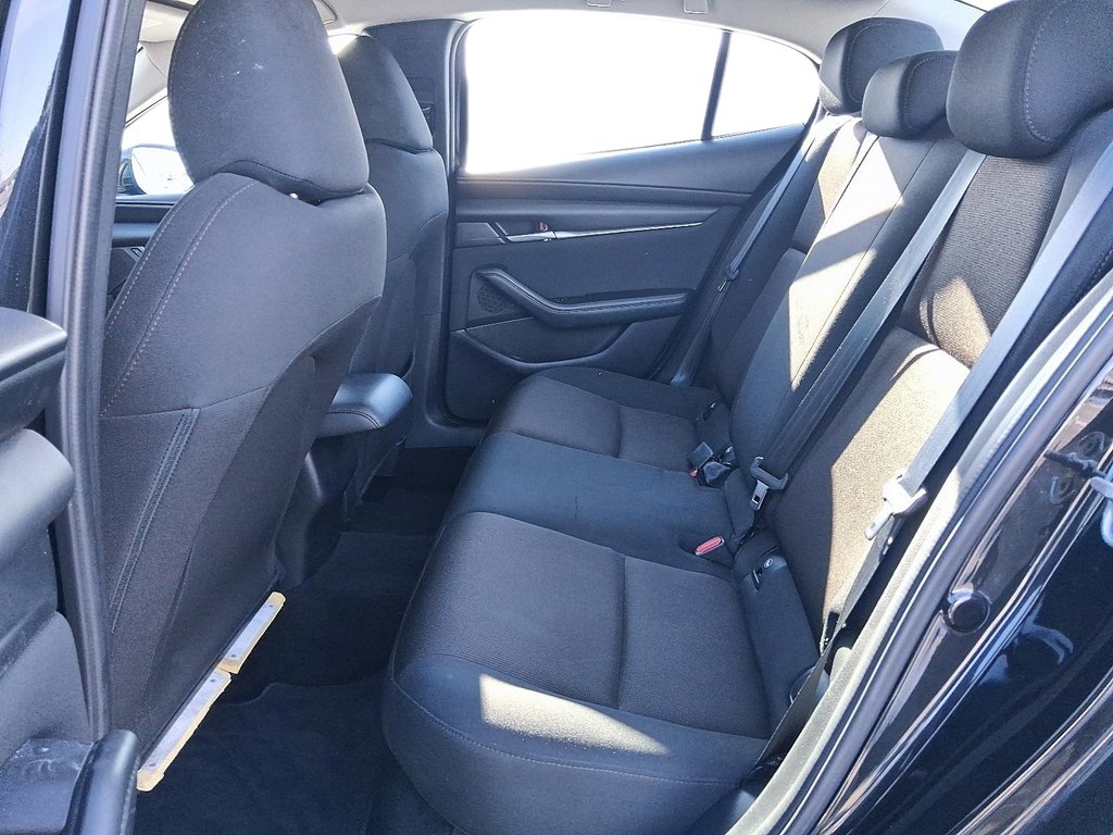 2022 Mazda 3 GX at in Stratford, Ontario - 9 - w1024h768px