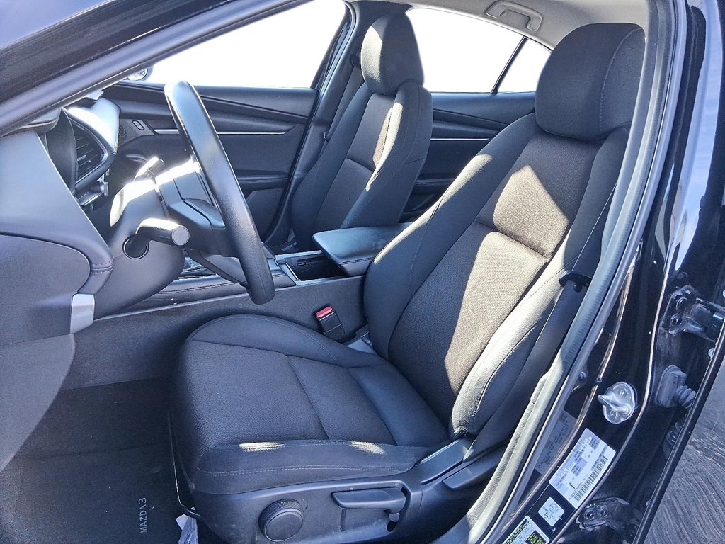 2022 Mazda 3 GX at in Stratford, Ontario - 8 - w1024h768px