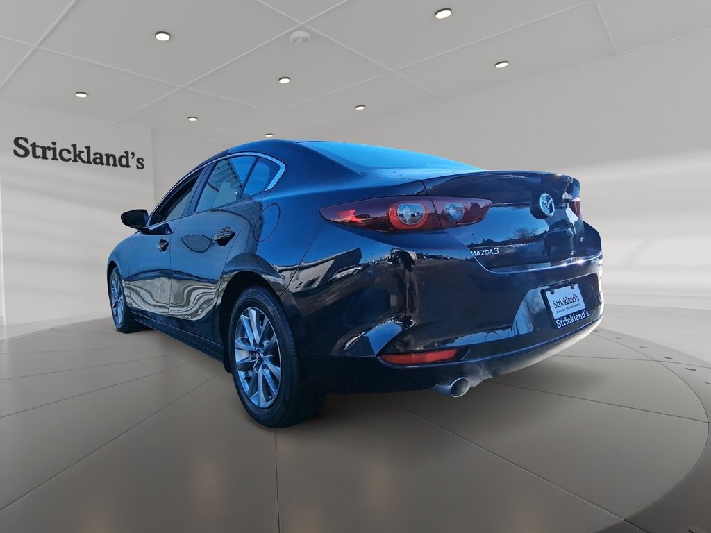 2022 Mazda 3 GX at in Stratford, Ontario - 4 - w1024h768px